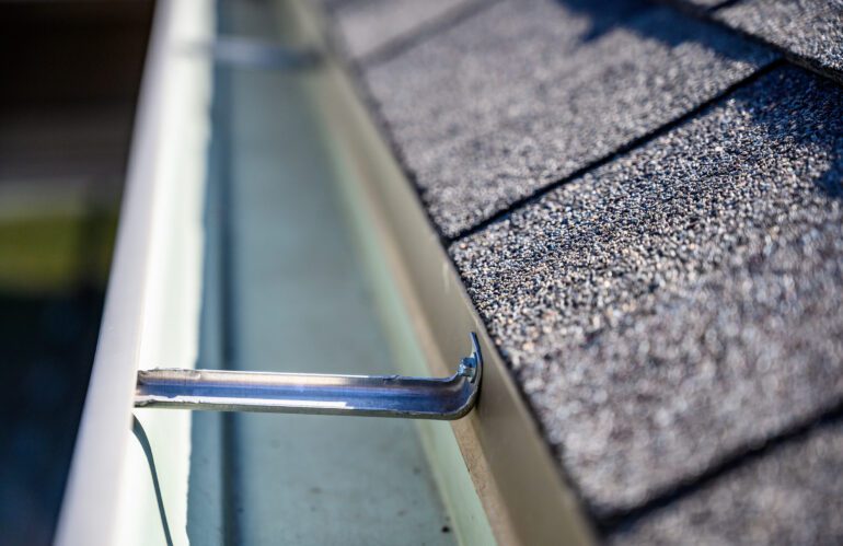 Seamless Gutters vs. Traditional Gutters: Which Is Better?